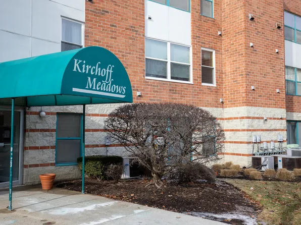 3275 Kirchoff Rd APT 333, Rolling Meadows, IL 60008