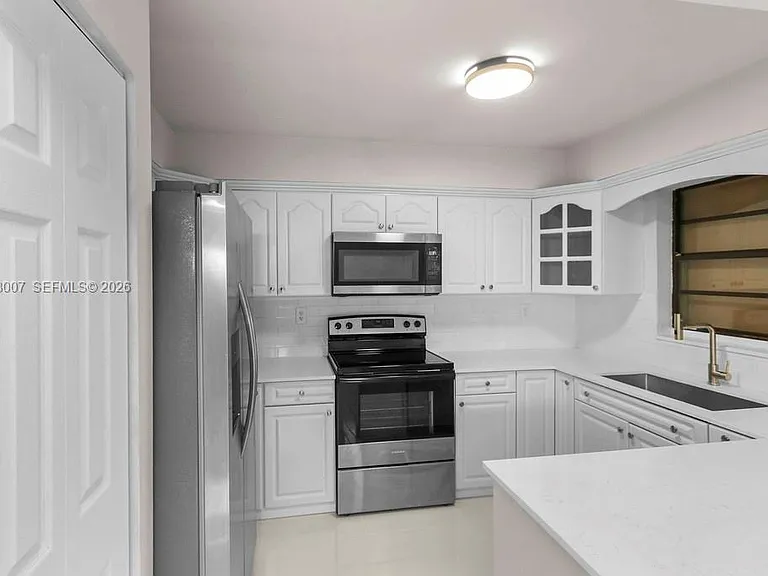6330 SW 135th Ave — Photo 6
