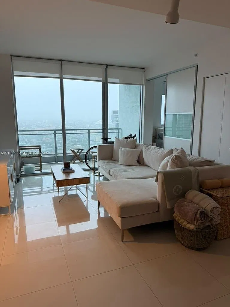Mint Condo — Photo 2