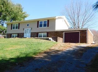 190 Old Andys Dr, Tazewell, VA 24651