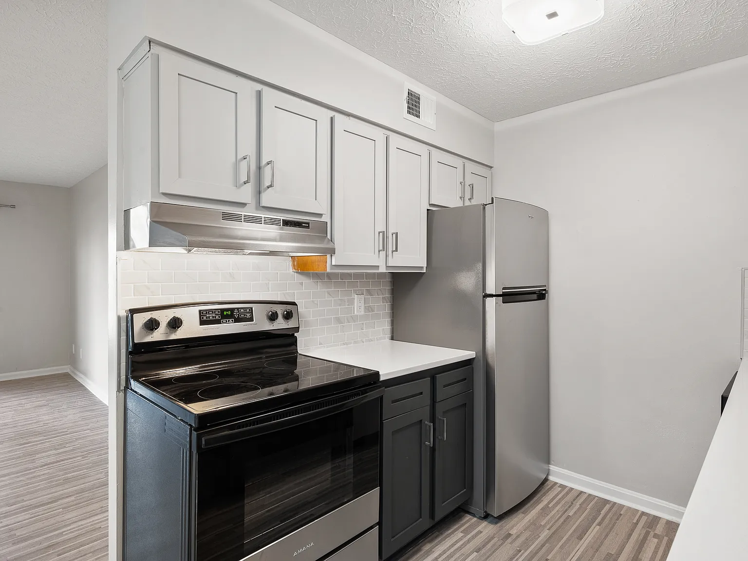 Green Valley Apartments — Photo 1