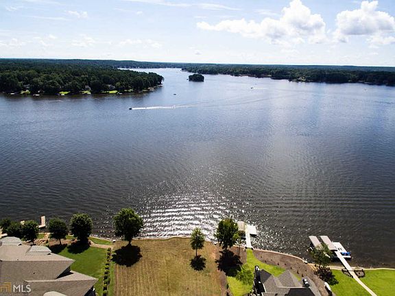 5th image of 152 Iron Horse Dr