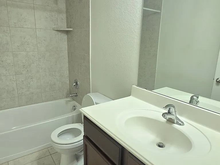 1825 Mesquite Ln — Photo 9