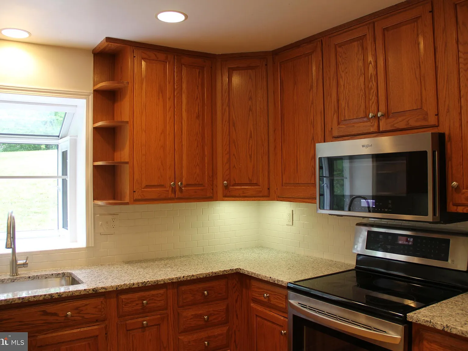 5 bed, 2000 sqft, $5,250 — Photo 3