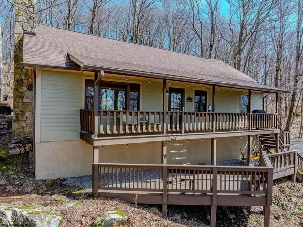 264 Daisy Dr, Terra Alta, WV 26764
