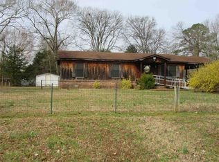83 Love Ln, Savannah, TN 38372