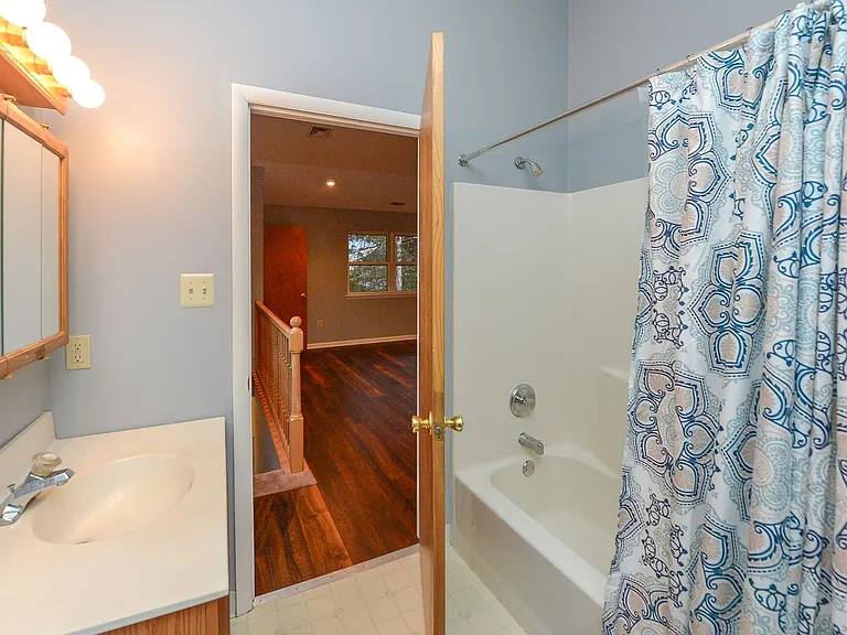 107 E Kings Hwy — Photo 23