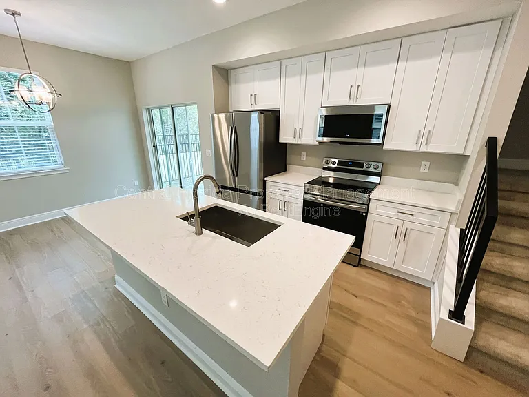 2220 S Bumby Ave #120 — Photo 9