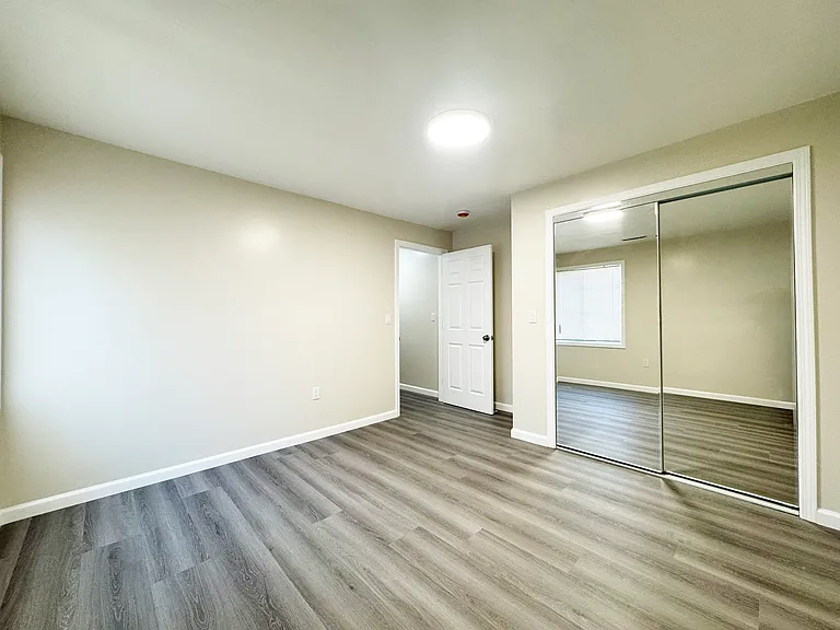 2410 River Rd — Photo 10