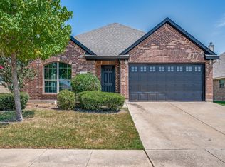 8209 Tierra Del Sol Rd, Arlington, TX 76002