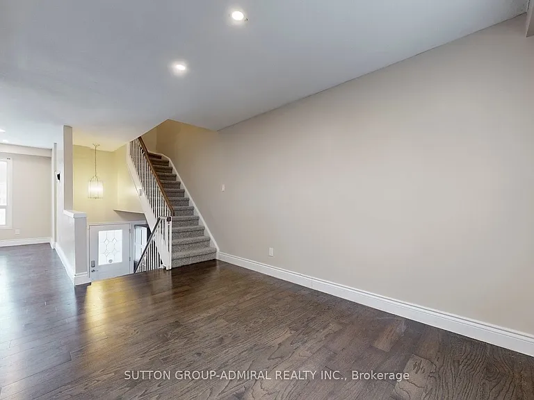 64 Bronte St S #8 — Photo 14
