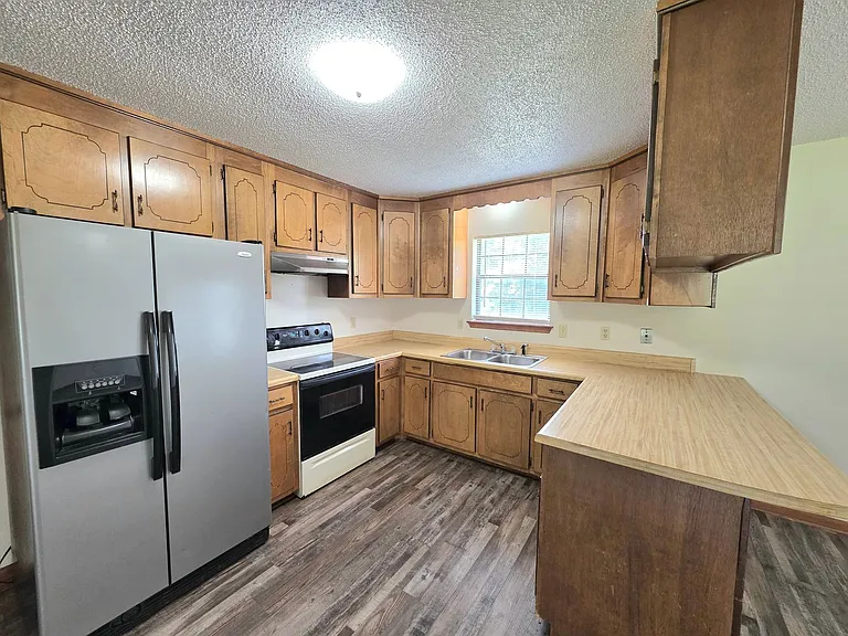 733 Neal Rd — Photo 4