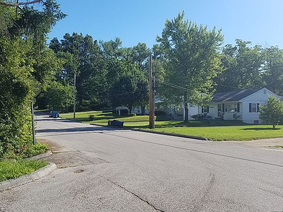 5th image of 10011 Charjean Dr
