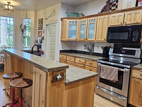 5th image of 40357 Hilltop Dr