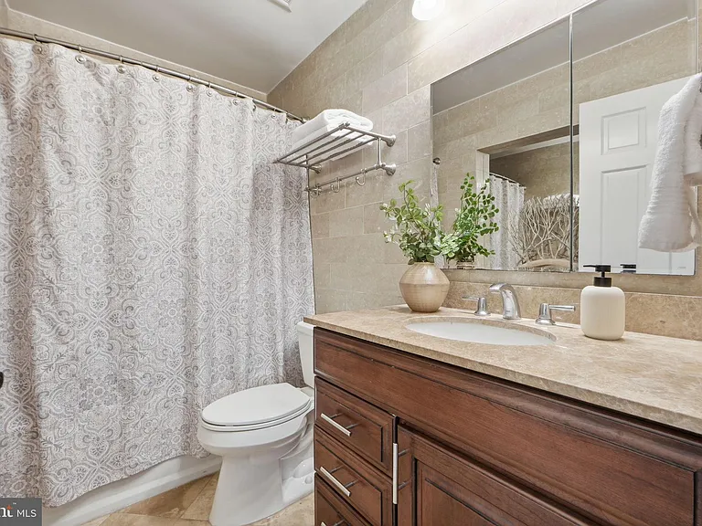 8230 Carrleigh Pkwy #84 — Photo 20