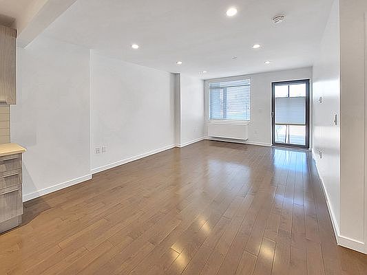 3rd image of 3040 21st St APT 503
