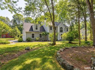 10 Sweetbriar Lane, Newtown, CT 06482