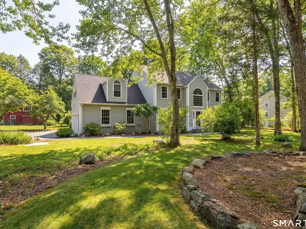 10 Sweetbriar Lane, Newtown, CT 06482