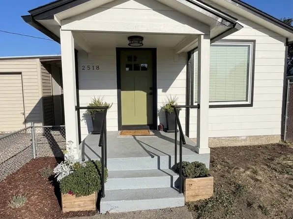 2518 Tennessee Dr, Medford, OR 97501