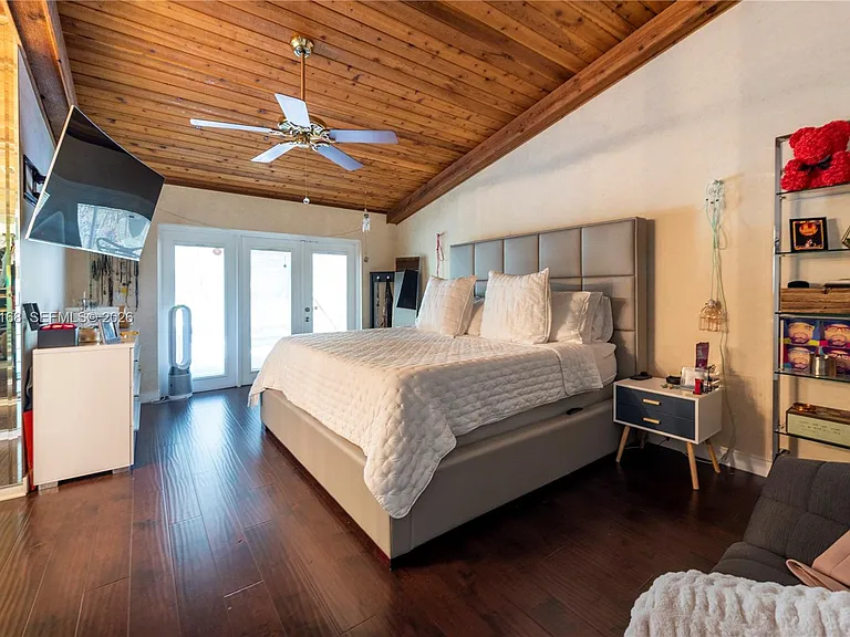921 Bayberry Point Dr — Photo 12