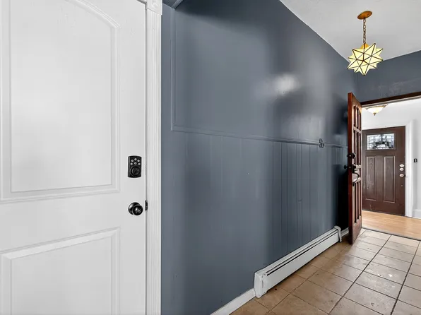 687 Avenue East image 6 of 32