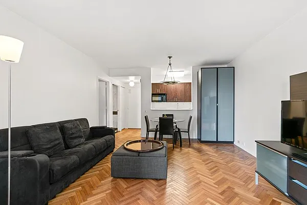 Rented by Douglas Elliman | media 8