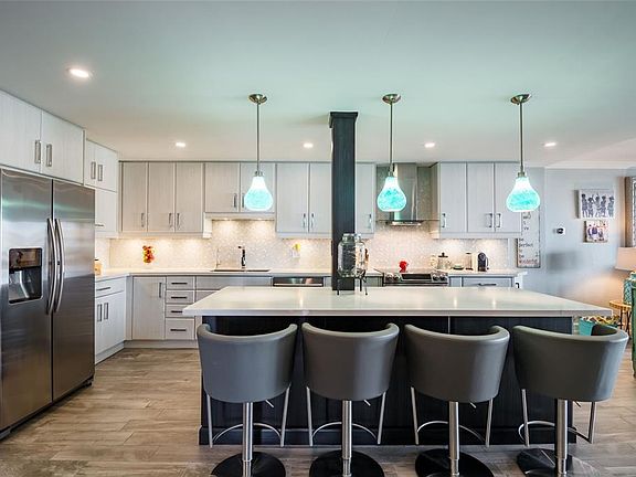 5th image of 851 Bayway Blvd APT 803