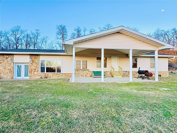 3rd image of 1284 River Rd