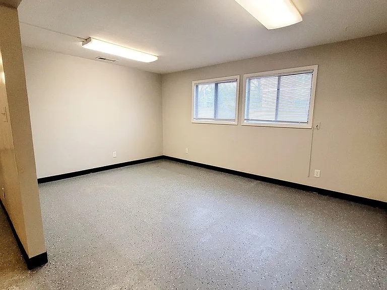 1324 SW Western Ave — Photo 13