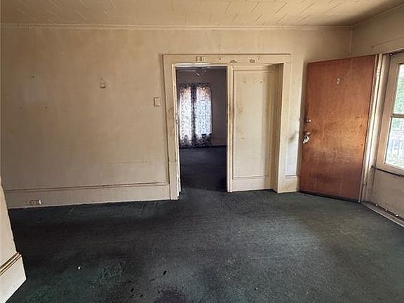 4th image of 1475 W 4th St