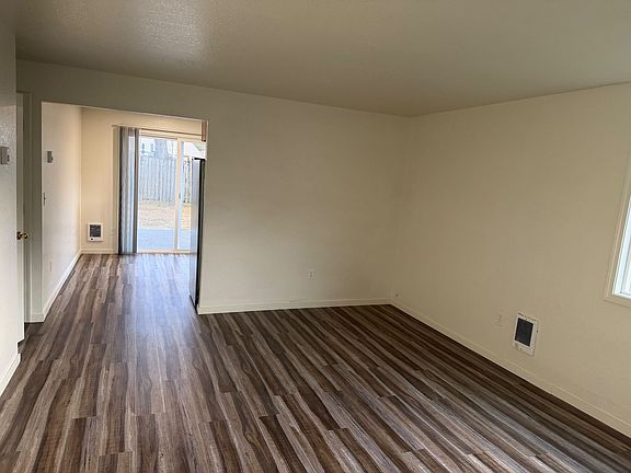 3rd image of 1160 Ivy St #3