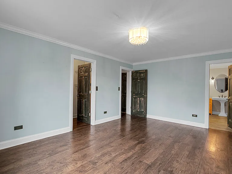 1002 Castilian Ct #302 — Photo 10