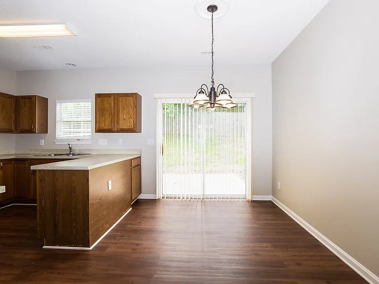 10415 Battle Ct — Photo 6