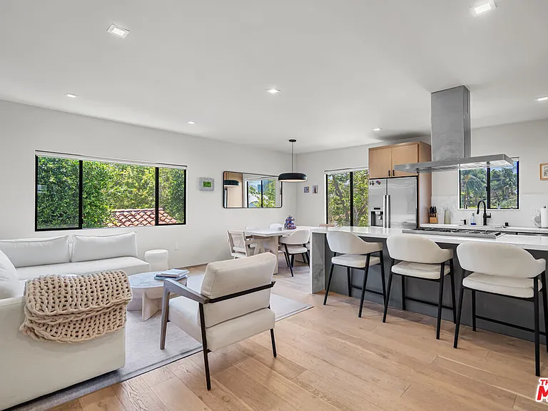 838 N Mansfield Ave #201 — Photo 10
