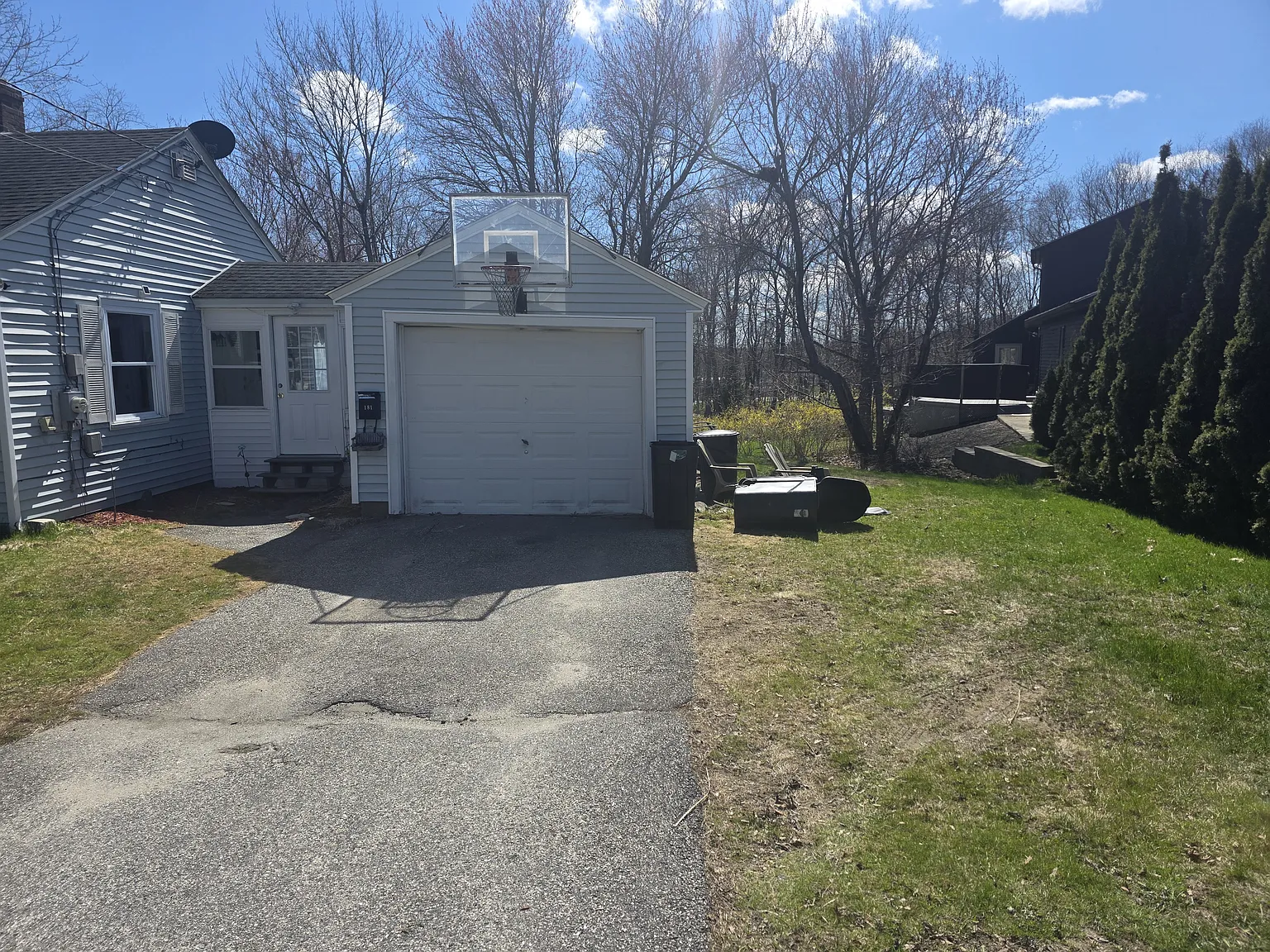 181 Fairview Ave — Photo 2