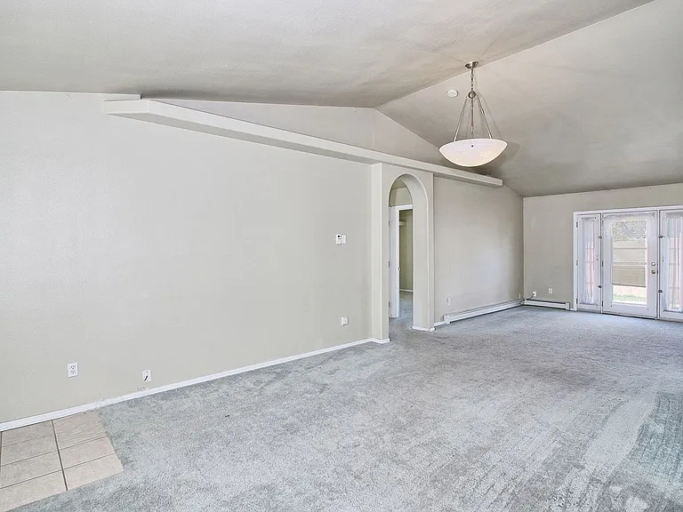 850 Henry Cir — Photo 17