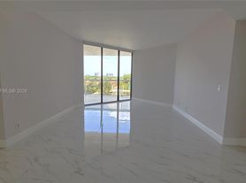 3610 Yacht Club Dr