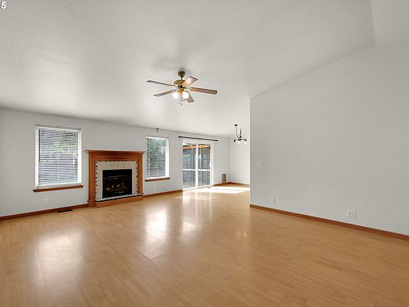 5th image of 589 Mary Neal Ln