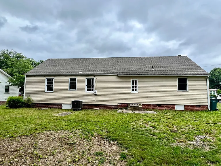 2517 Williams St — Photo 33