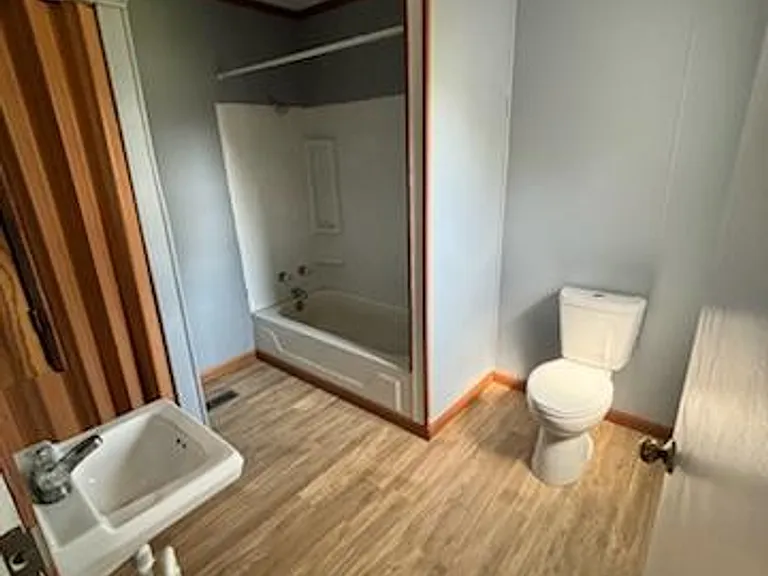 5600 W Kilgore Ave — Photo 11