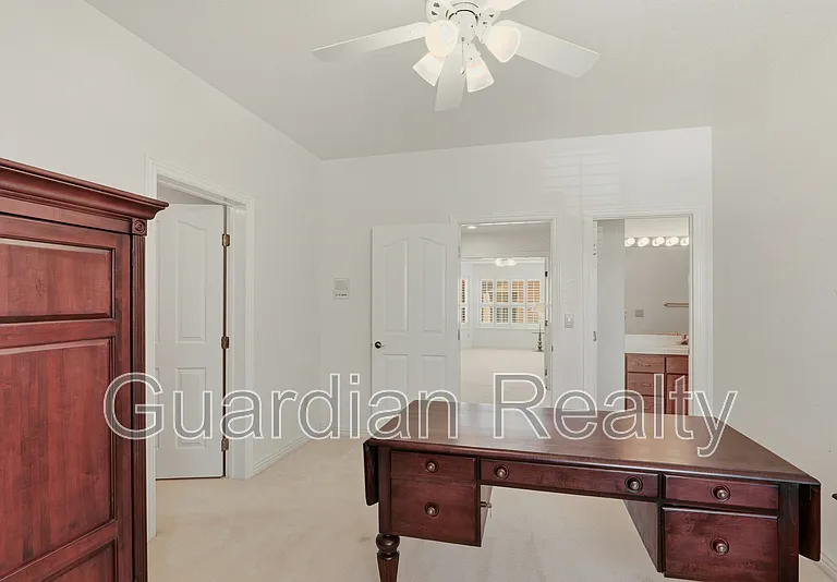 1888 Woodhaven Dr — Photo 31