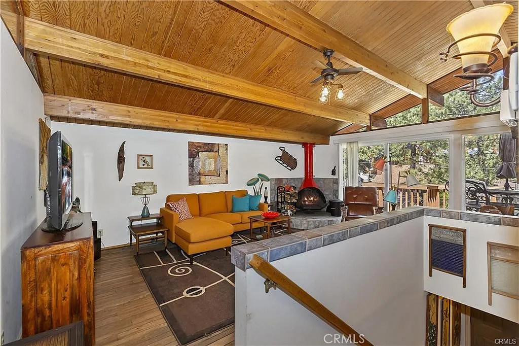 2 bed, 1100 sqft, $2,000 — Photo 2