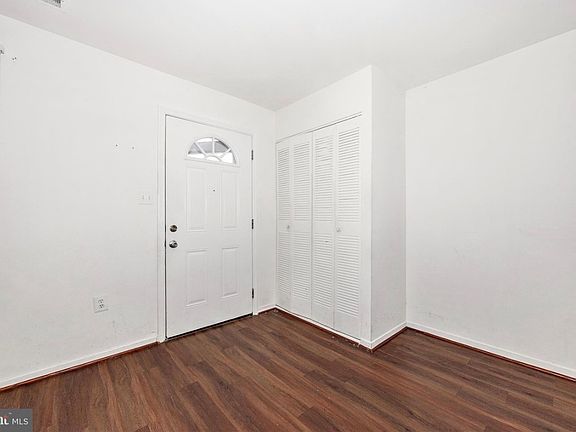 4th image of 9913 Forest View Pl