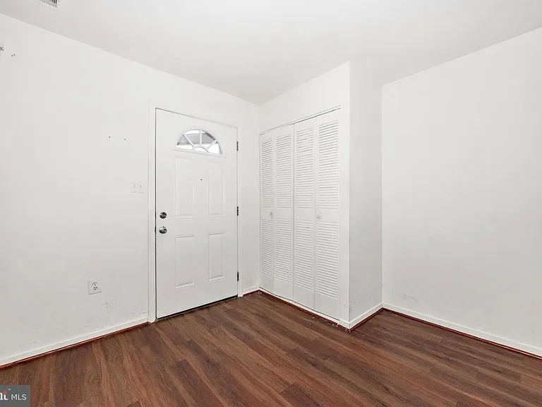 9913 Forest View Pl — Photo 4
