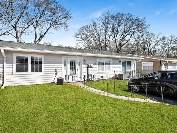 279 Berwick Court #B, Ridge, NY 11961