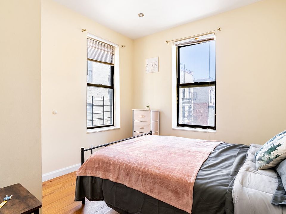 1st image of 15 W 107th St #302