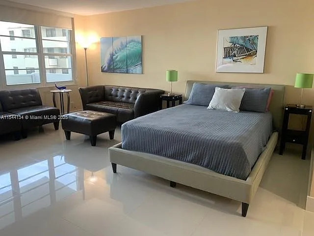 The Decoplage Condo — Photo 1