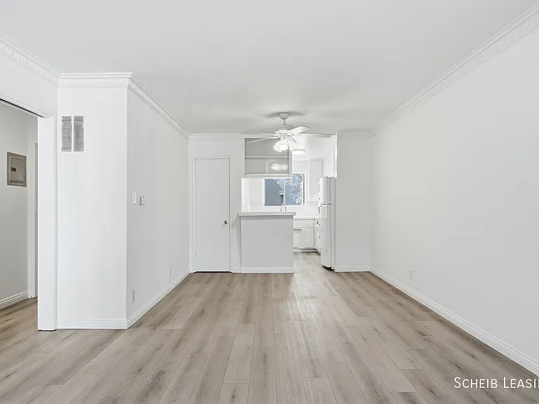 426 S Rexford Dr #4 — Photo 6