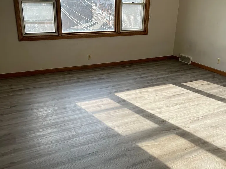 1609 D Street — Photo 2