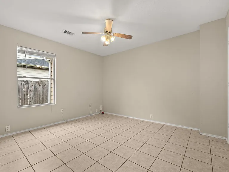 806 Grand Plains Dr — Photo 4